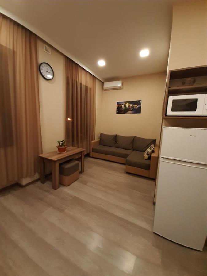 Yerevan, Abovyan 34 My Street Екстер'єр фото